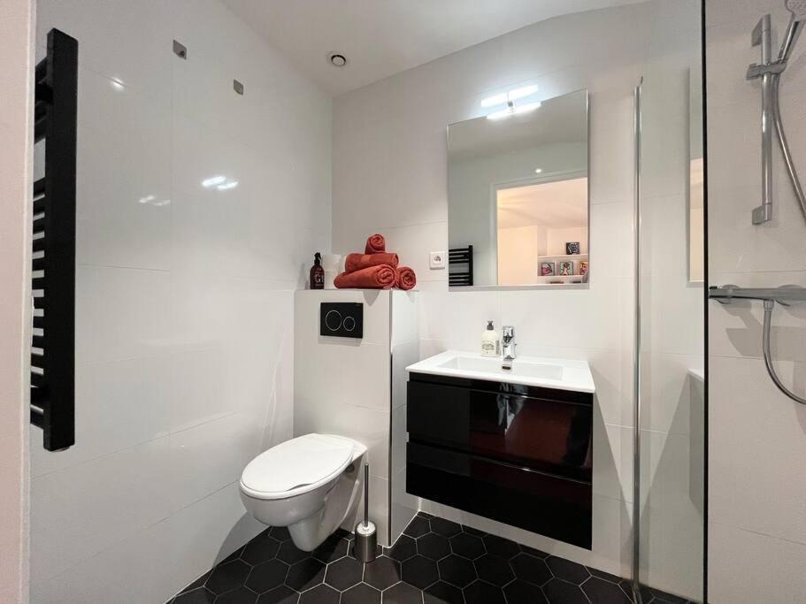 Appartement A Pied Du Centre Avec Place De Parking Arles Buitenkant foto
